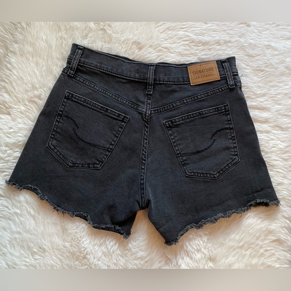 Levi’s signature heritage high rise shorts women’s size 6 W28 black denim short - Picture 2 of 6